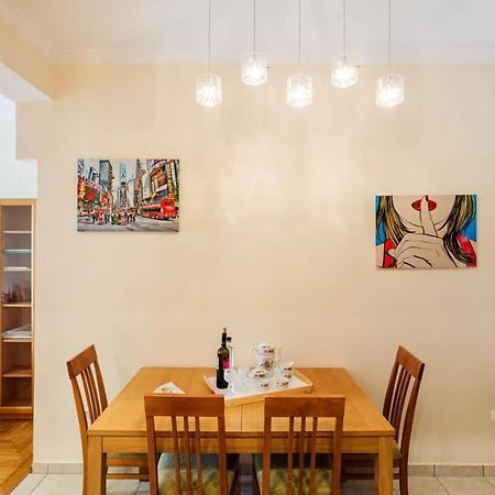 Athens Strawberry Hideaway - City Chic Retreat 외부 사진